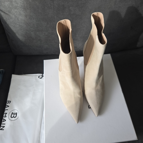 BRAND NEW. BALMAIN bootie - Picture 4 of 7